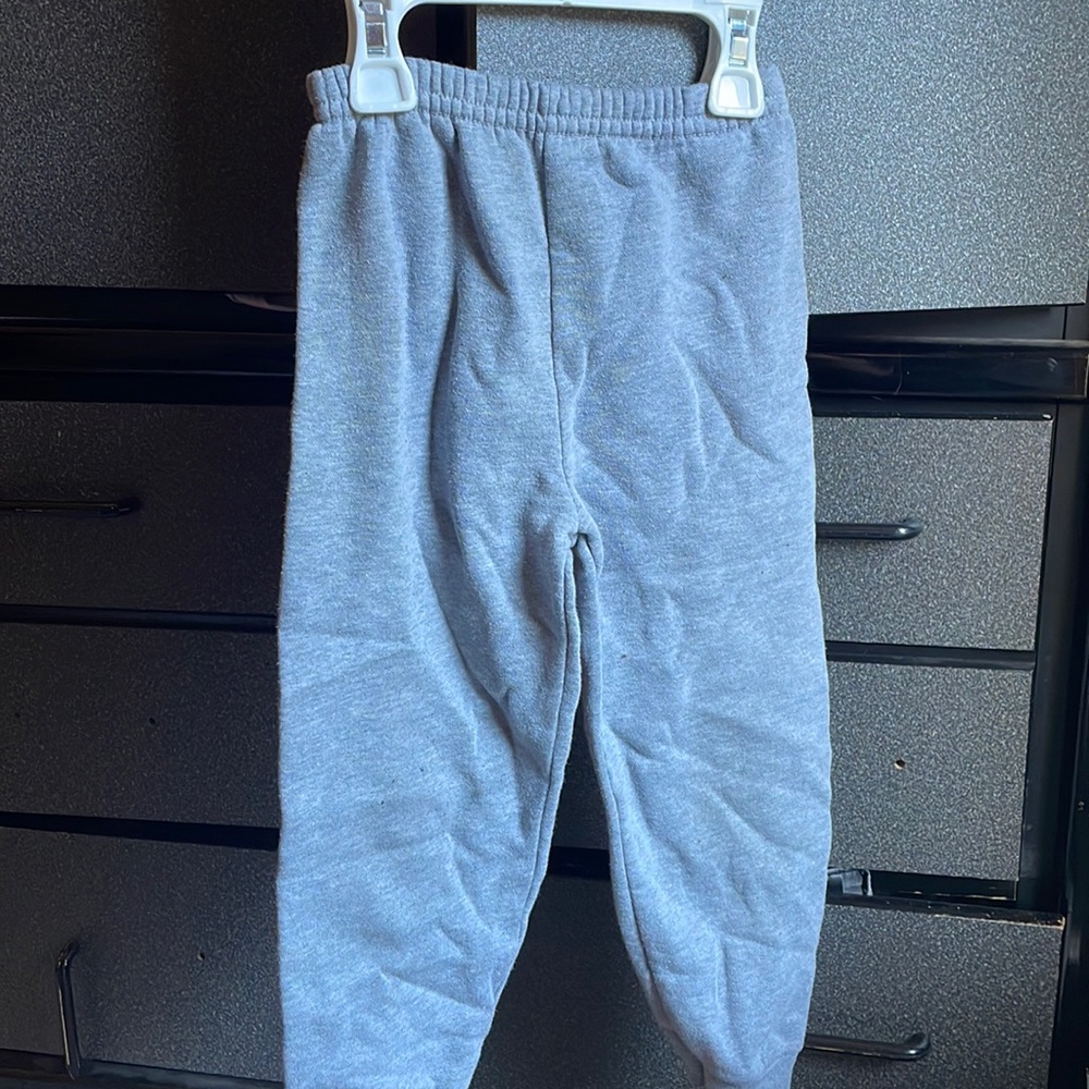 Girls Sweat pants size- 4T * PLEASE BUNDLE- lowers shipping costs and adds value